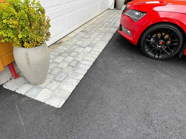 Oppgradering av gårdsplass, Ås