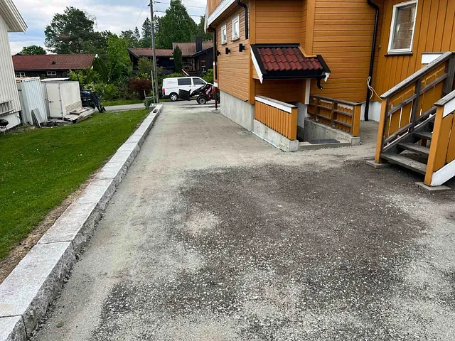 Oppgradering av gårdsplass, Ås